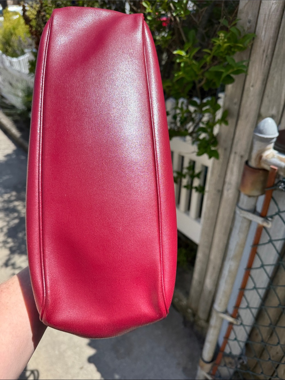 Longchamp Red Russo Leather Tote with Bamboo inspired Toggle closure - Picture 5 of 15